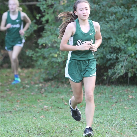 Meet your Posher, Julia - Picture 3 of 3